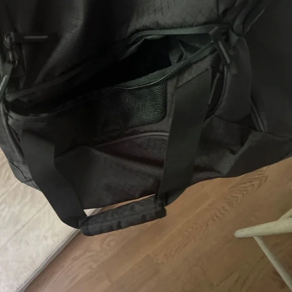 NWT Lexus duffle bag - Picture 3 of 5